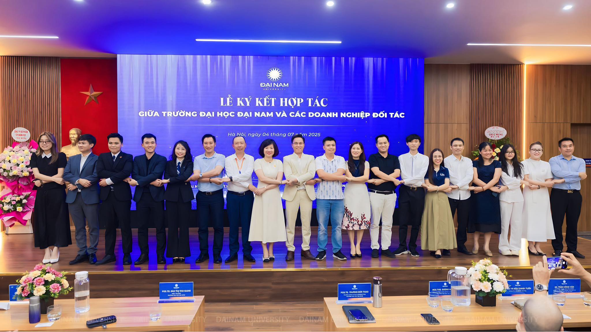 Hoạt động cộng đồng & Truyền thông – Ký kết hợp tác